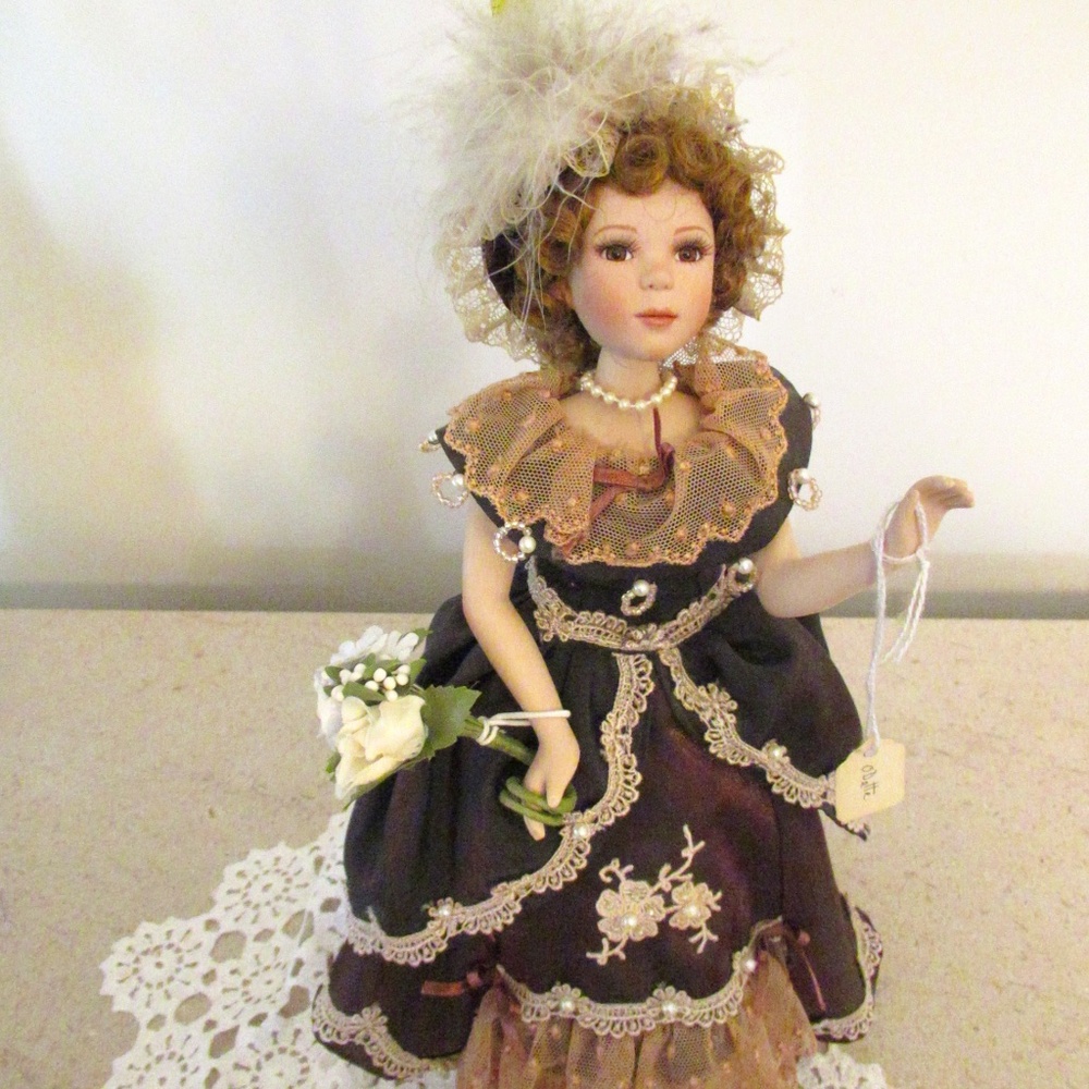 "Odette". Limoges Carat Antique Bisque Doll